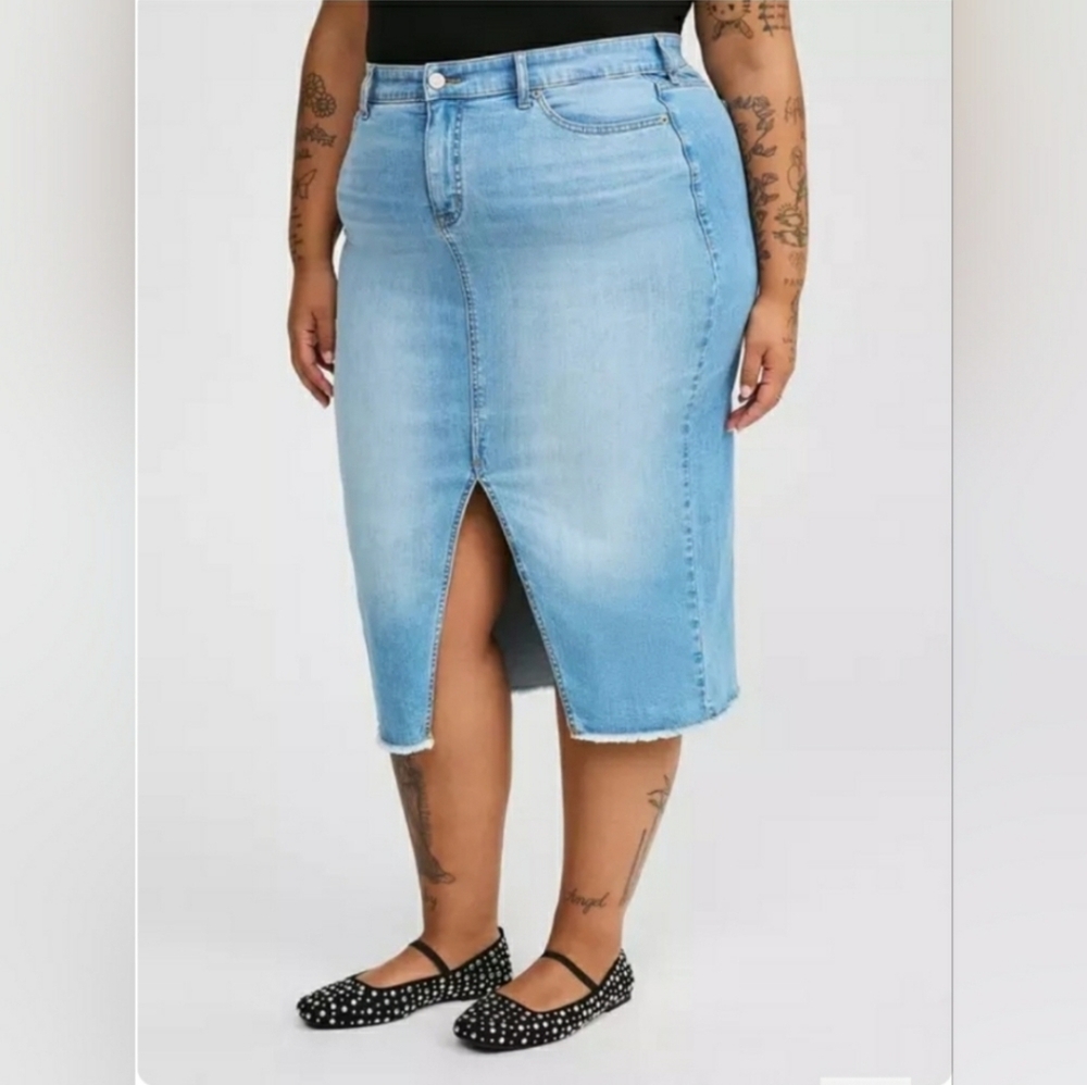 Torrid NWT 22 Midi Denim Front Slit Skirt Light Blue Denim Pencil Skirt - Picture 4 of 14